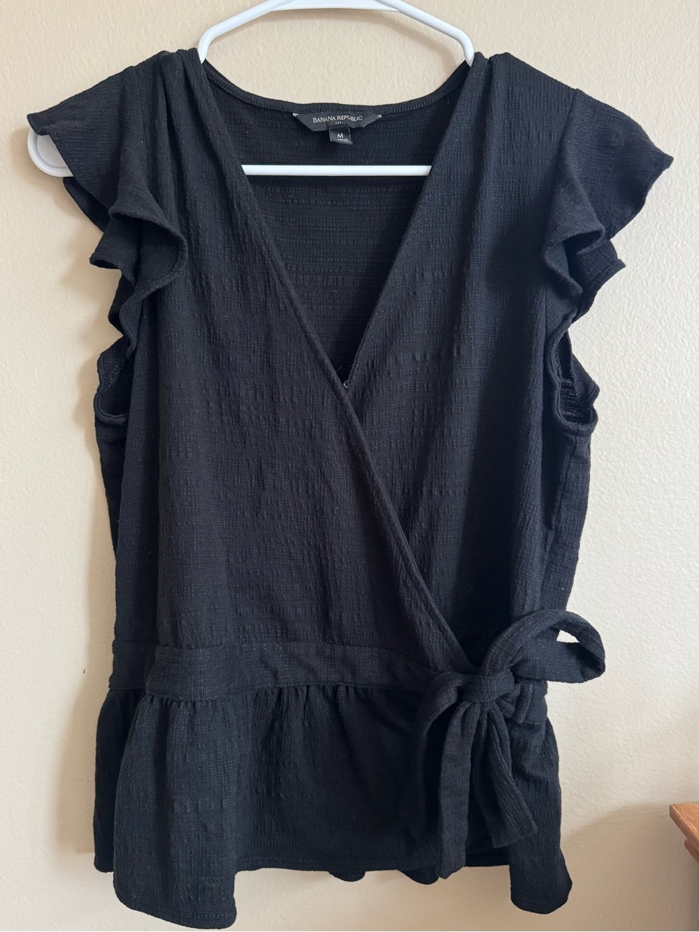 Banana Republic Black Wrap Tie Blouse Womens Medium Ruffle Sleeve